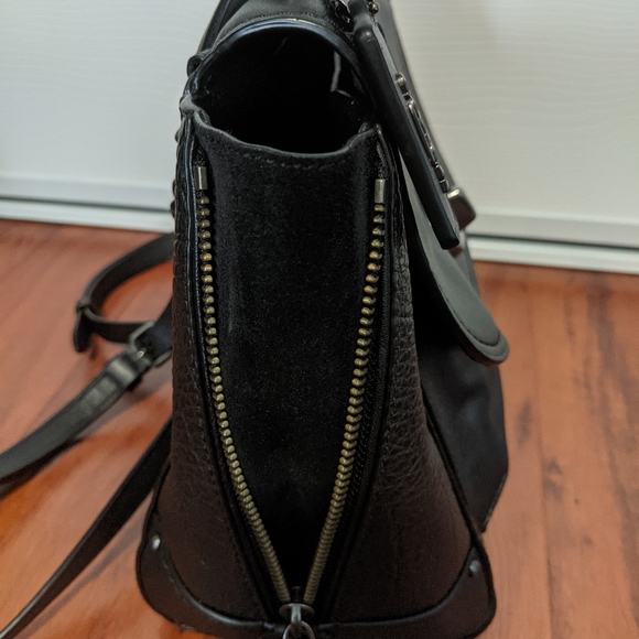 SOLD! Coach Faye Black Leather Bag - Picture 8 of 9